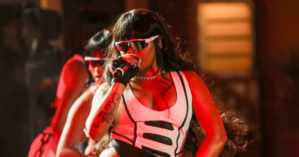 Duquesa no Palco Quebrada, The Town 2025 (@observadordaimagem)