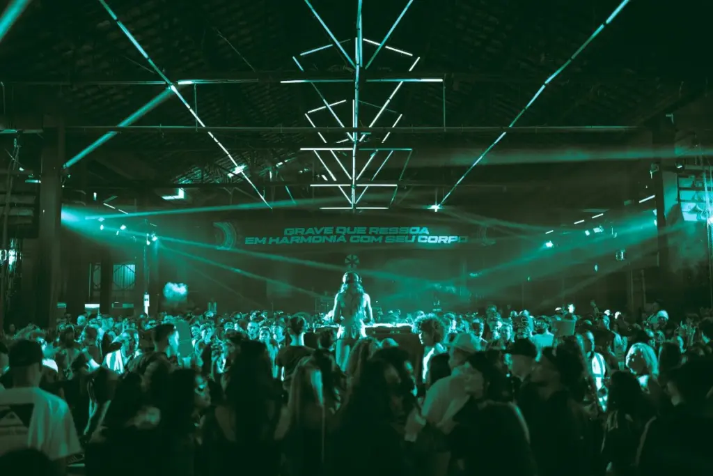 O baile funk Submundo 808 (@tonyalvves)