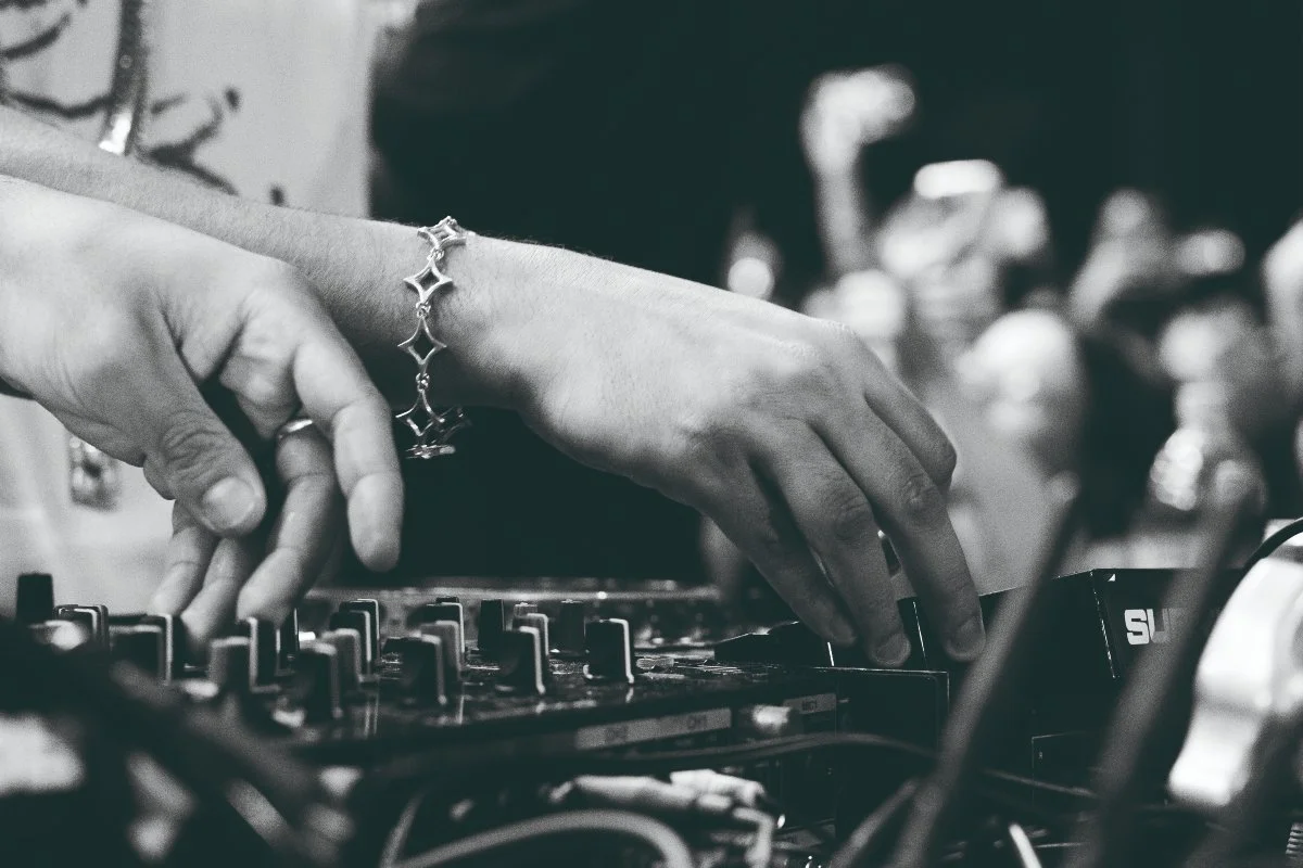 DJ, a estrela da Submundo 808 (@juulios)