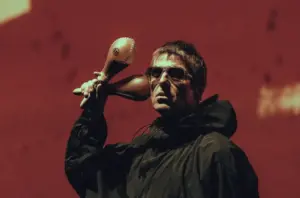 Liam Gallagher e suas famosas maracas (Instagram)