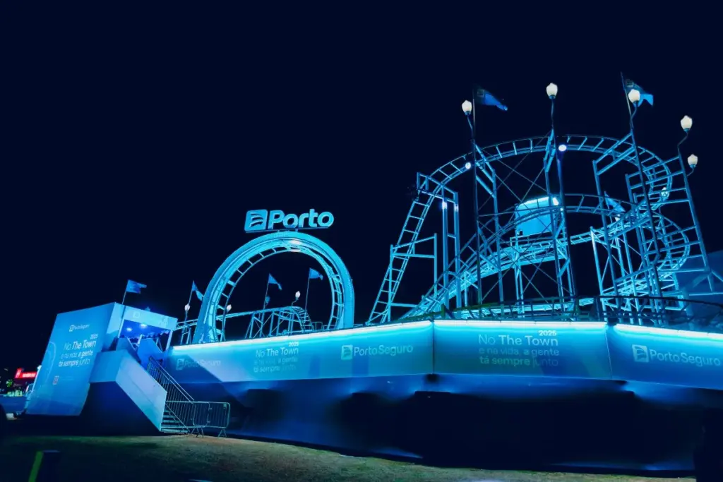 Montanha-russa Porto Seguro, no The Town 2025 (Divulgação)