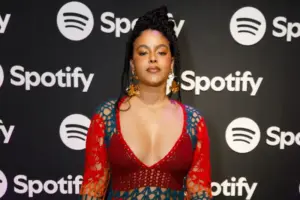 A cantora Rachel Reis