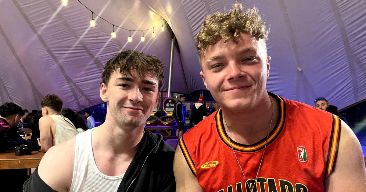 Ingleses, Bradley e Chris curtem pela primeira vez o Tomorrowland Brasil (Vitória Zane)