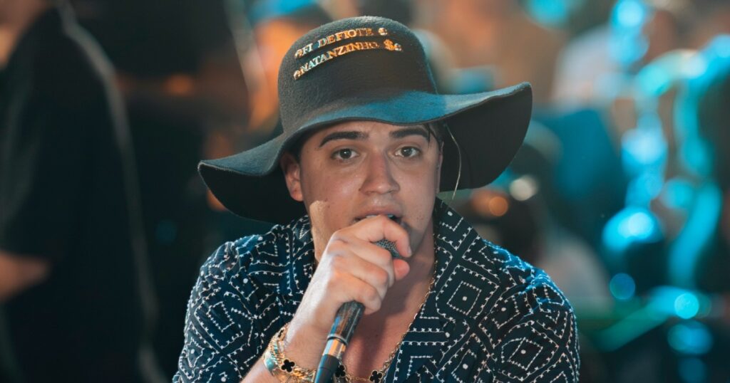 Como foi a gravacão de DVD de Natanzinho Lima: 'Novo patamar do brega' 1 Natanzinho Lima na gravação do DVD "De Bar em Bar 8" (Divulgação)