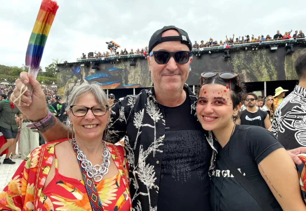 Tomorrowland Brasil tem 'bate estaca' para todas as idades 1 Público de todas as idades no Tomorrowland Brasil (Vitória Zane)