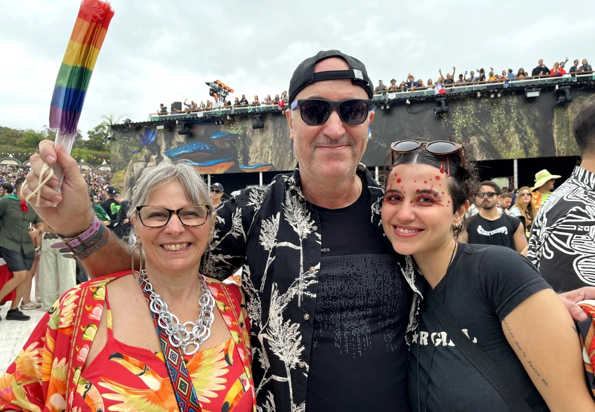 Público de todas as idades no Tomorrowland Brasil (Vitória Zane)