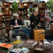 Metá Metá e Negro Léo no Tiny Desk Brasil