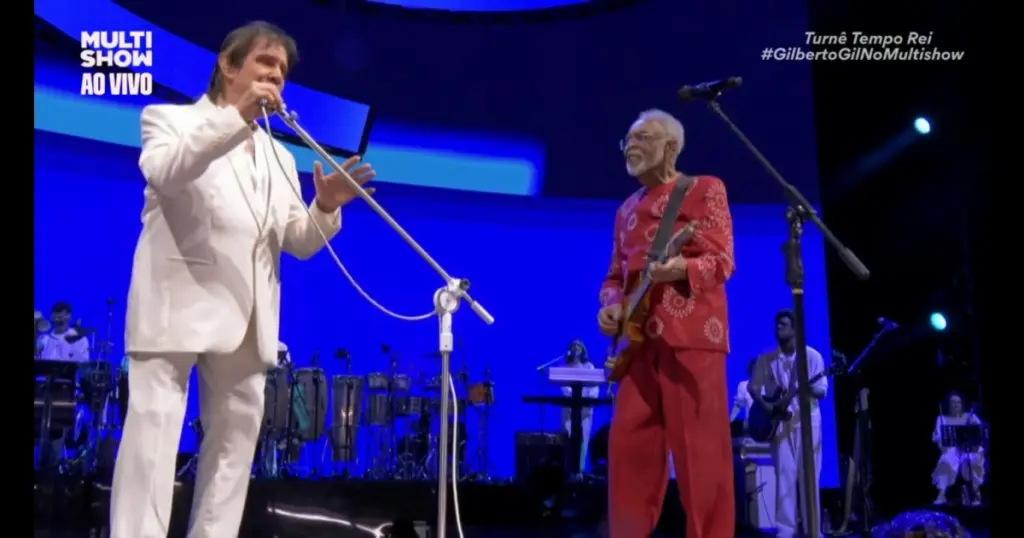 Gilberto Gil emociona Allianz junto de Roberto Carlos; veja vídeos 1 Roberto Carlos e Gilberto Gil no Allianz (Reprodução)