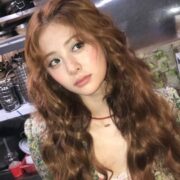 Yunjin, do LE SSERAFIM