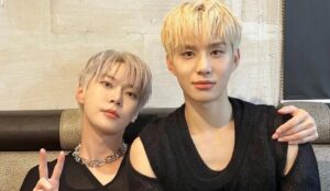 Doyoung e Jungwoo, membros do NCT
