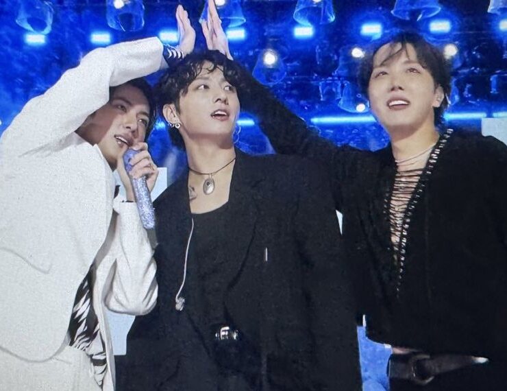 Jin, Jung Kook e J-Hope, do BTS