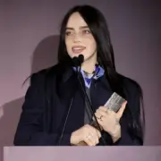 Billie Eilish em evento da WSJ nos EUA (Grosby Group)