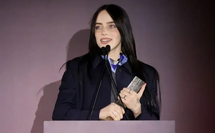 Billie Eilish em evento da WSJ nos EUA (Grosby Group)