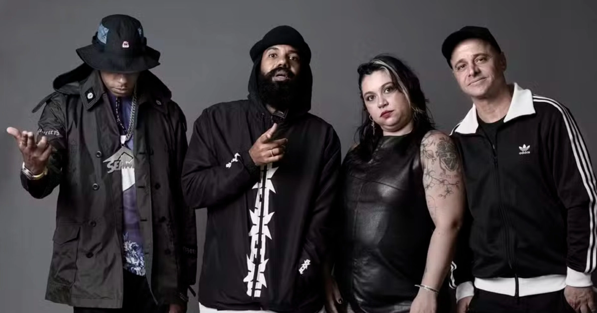 O rapper Vandal com os membros do BaianaSystem, Russo Passapusso, Claudia Manzo e Roberto Barrreto (Divulgação/ Bob Wolfenson)