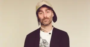 Mike Kinsella, também conhecido como Owen