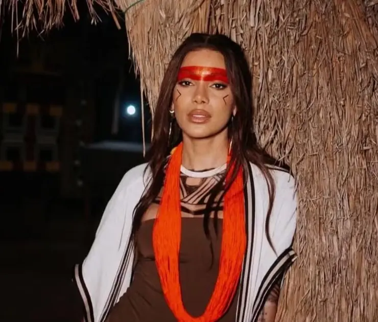 Anitta em aldeia no Xingu (Divulgação)