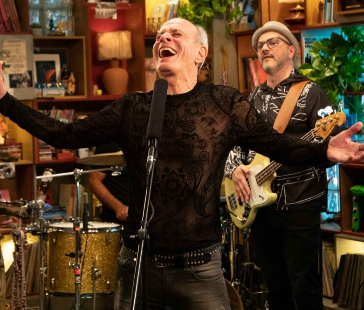 Ney Matogrosso canta no Tiny Desk Brasil