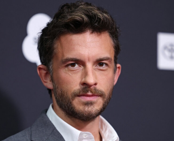 Jonathan Bailey, considerado o homem mais bonito do mundo