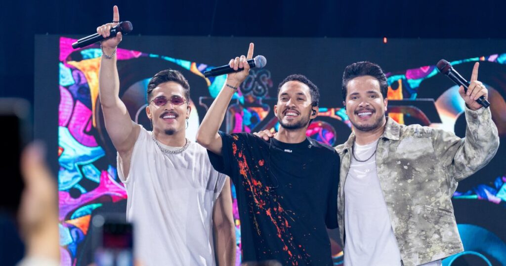 Veja a letra de 'Aceita Que Acabou', de Kaique e Felipe com Grelo 1 Kaique e Felipe com Grelo