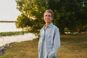 Todd Snider. Crédito: Angelina Castillo