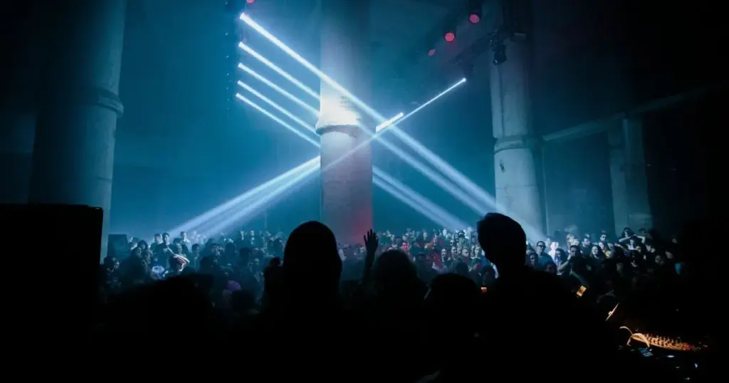 Festa (créditos reprodução Unsplash)