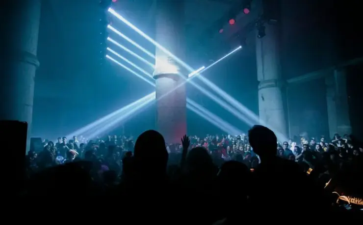 Festa (créditos reprodução Unsplash)