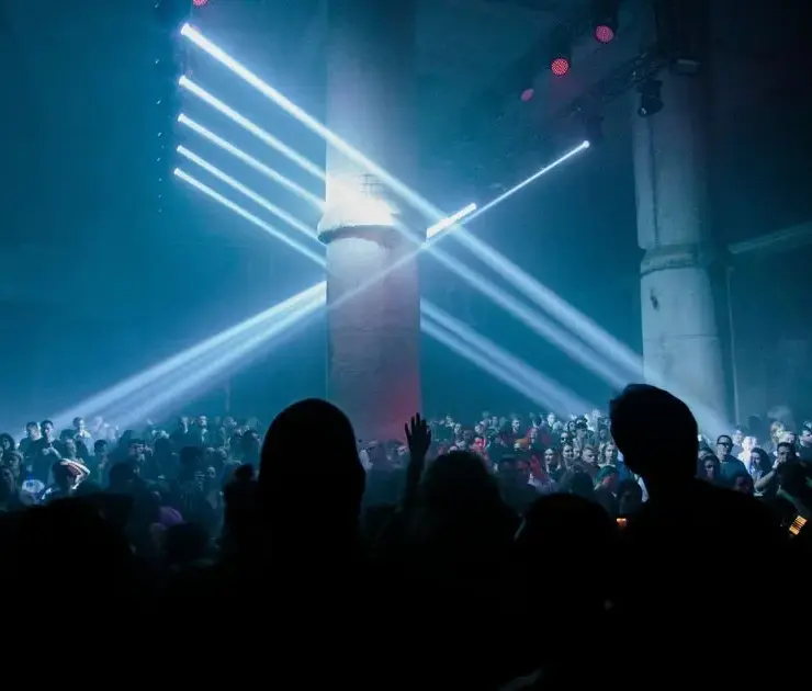 Festa (créditos reprodução Unsplash)