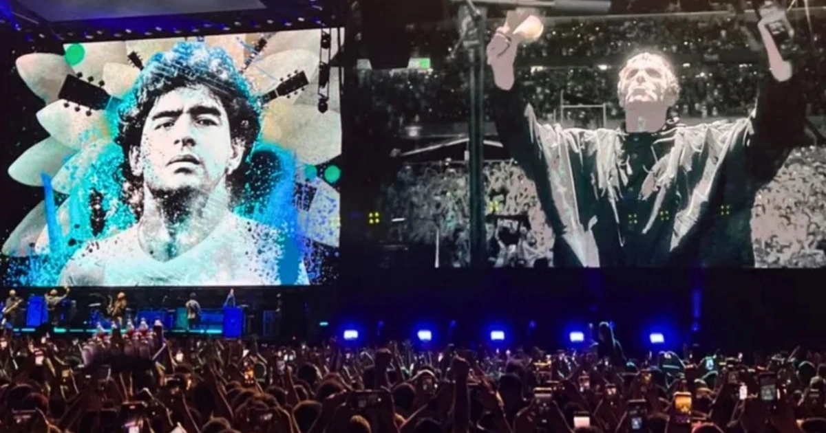 Oasis homenageia Maradona em Buenos Aires (Reprodução YouTube)