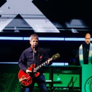 Oasis homenageia Pepe Guardiola com um boneco de papelão, em São Paulo (Patrícia Devoares/Brazil News)