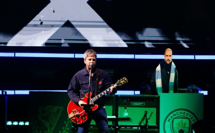 Oasis homenageia Pepe Guardiola com um boneco de papelão, em São Paulo (Patrícia Devoares/Brazil News)