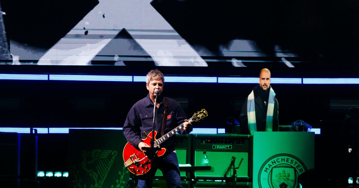 Oasis homenageia Pepe Guardiola com um boneco de papelão, em São Paulo (Patrícia Devoares/Brazil News)