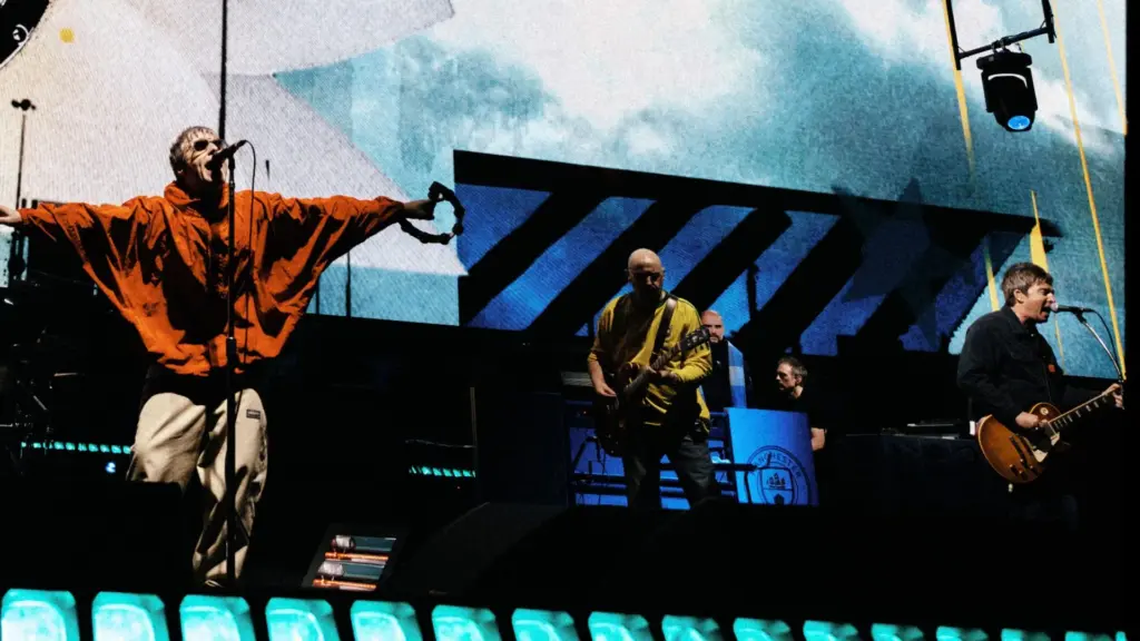 Após encerrar turnê, Oasis fala sobre ‘pausa para reflexão’ 1 Oasis em SP (@JOSHUAHALLING)