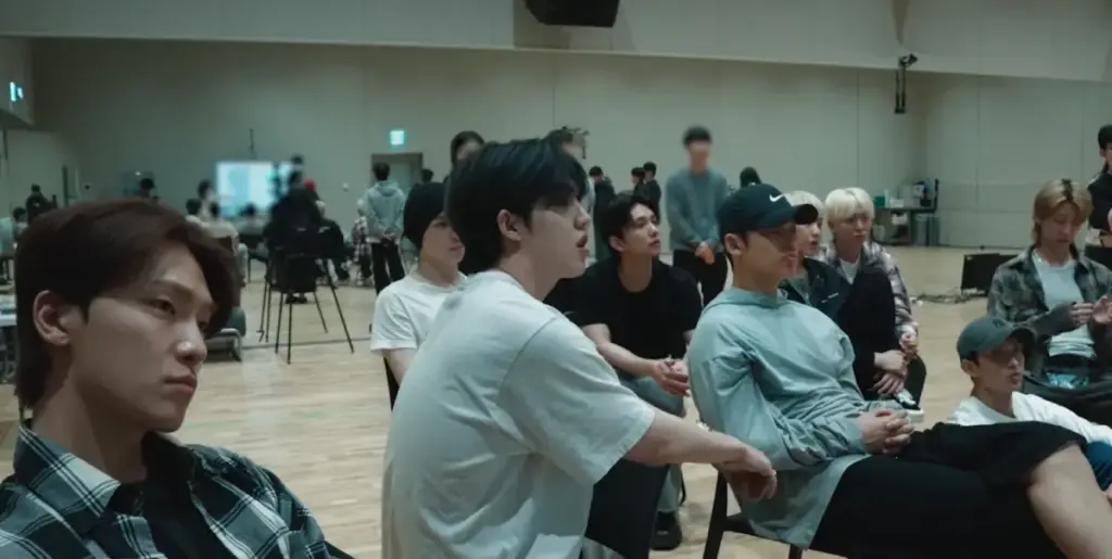 Como o SEVENTEEN escolheu single principal de novo álbum? 1 SEVENTEEN