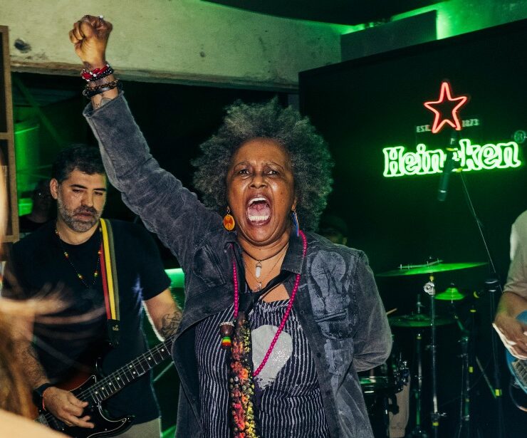 Sandra Sá na watch party da Heineken ( @apenastoni)