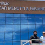 César Menotti e Fabiano no Hospital de Barretos
