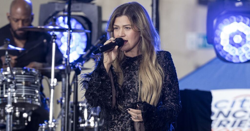 Kelly Clarkson conquista 1ª música com um bilhão de reproduções no Spotify 1 Kelly Clarkson