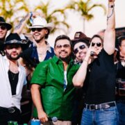 Guilherme e Benuto com Xand Avião