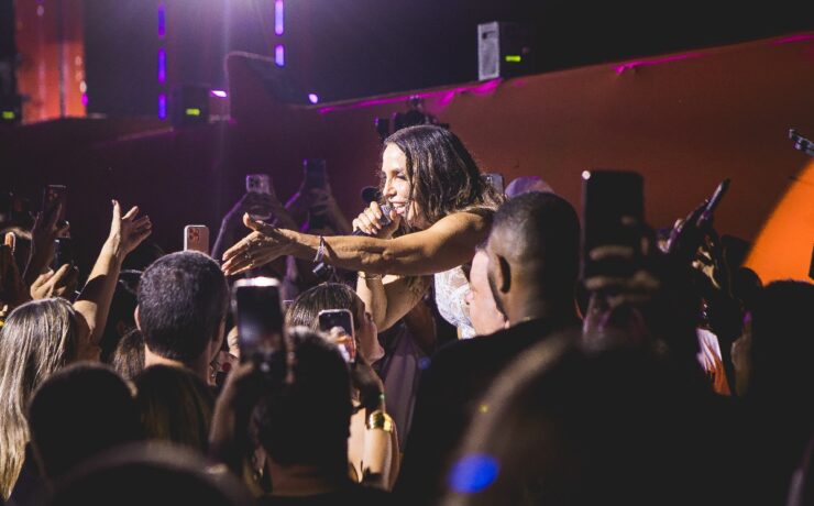 Ivete Sangalo canta durante o Clareou em Salvador (Diego Padilha)