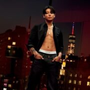 Jung Kook, do BTS, em ensaio para a Calvin Klein