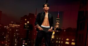 Jung Kook, do BTS, em ensaio para a Calvin Klein