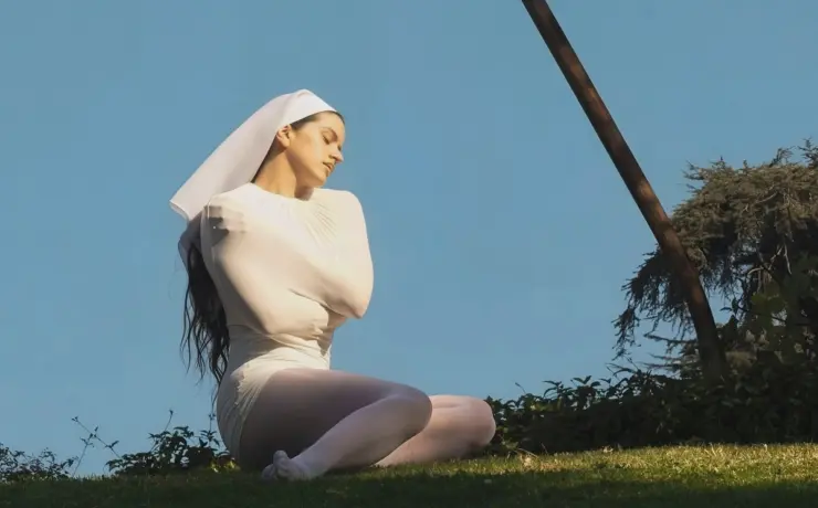 Imagem de "Lux", disco de Rosalía (divulgação)