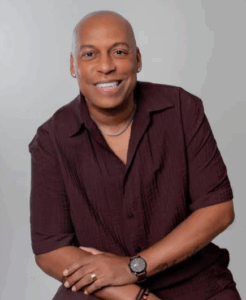 Délcio Luiz, compositor de grandes sucessos do pagode (Reprodução/Instagram)