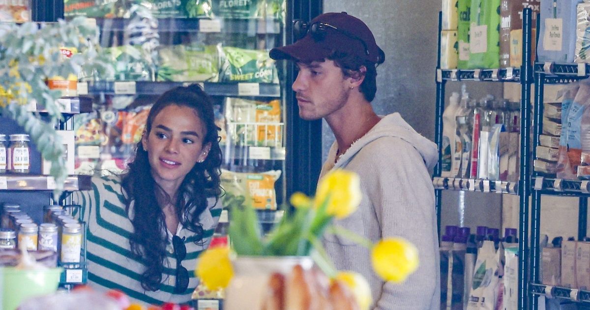 Bruna Marquezine e Shawn Mendes em Los Angeles