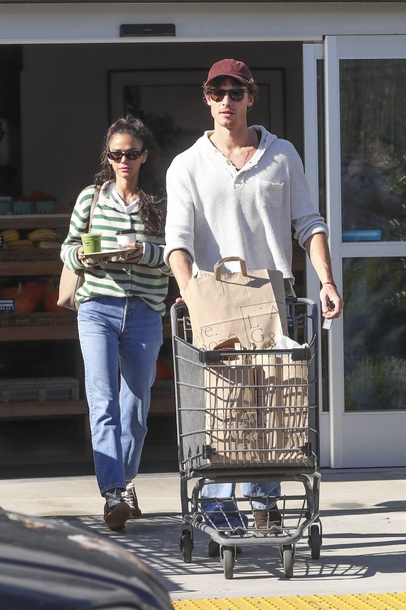Bruna Marquezine e Shawn Mendes em Los Angeles