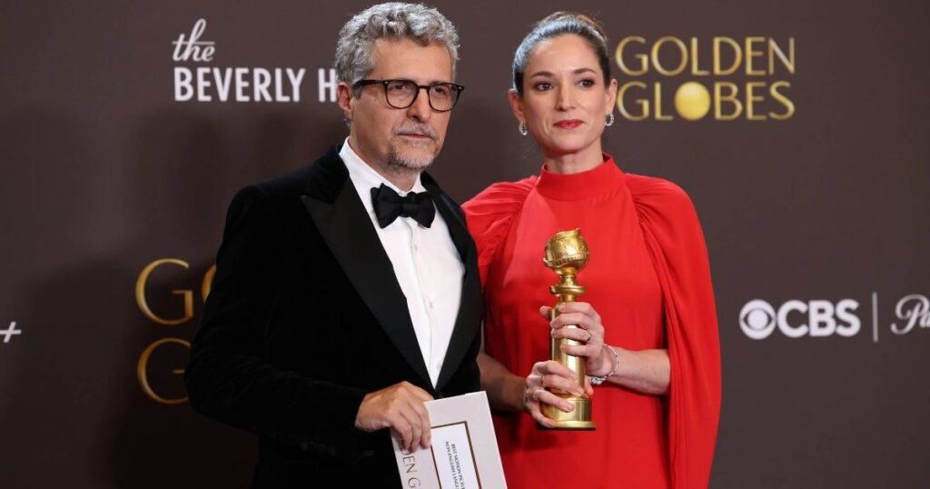 Globo de Ouro 2026: veja fotos da premiação 2 Globo de Ouro 2026: Kleber Mendonça Filho e sua companheira, Emilie Lesclaux