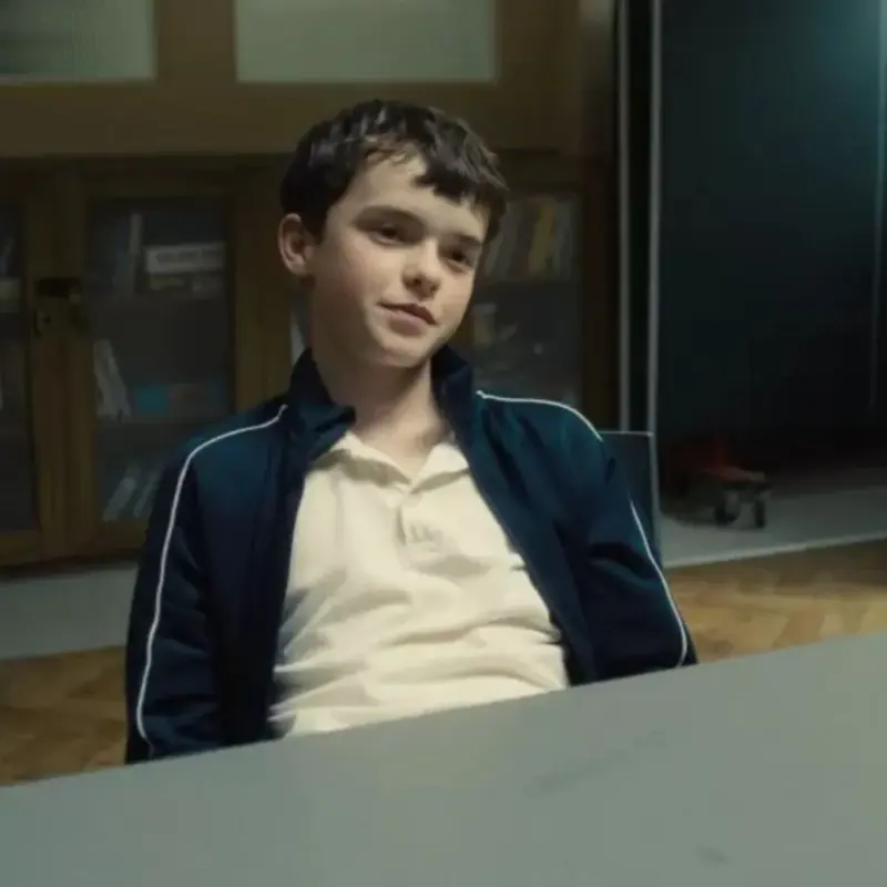 Além da TV: veja videoclipe estrelado por Owen Cooper