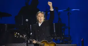 Paul McCartney em show no Canada (Grosby)