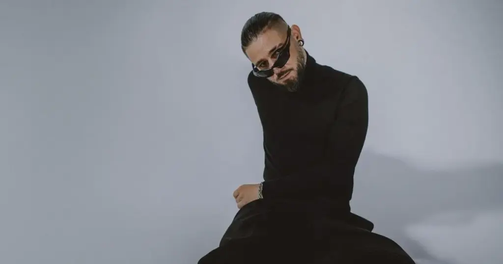 Recorde no Grammy e no Lolla Brasil: veja os números da carreira de Skrillex 1 Skrillex (reprodução Facebook)