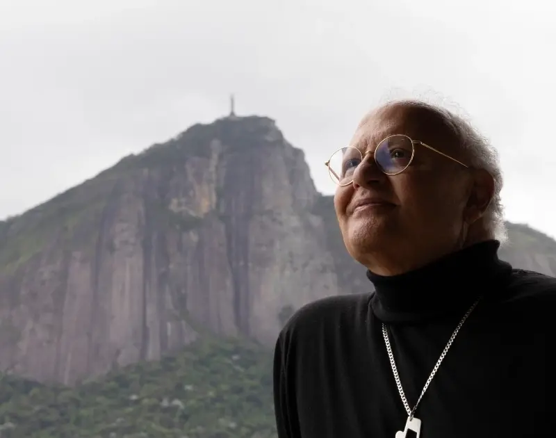 Guilherme Arantes comenta novo disco ‘Interdimensional’ faixa a faixa 