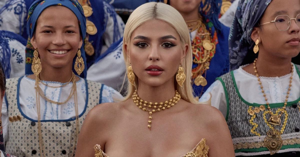 Conheça Bárbara Bandeira , cantora portuguesa em ascensão